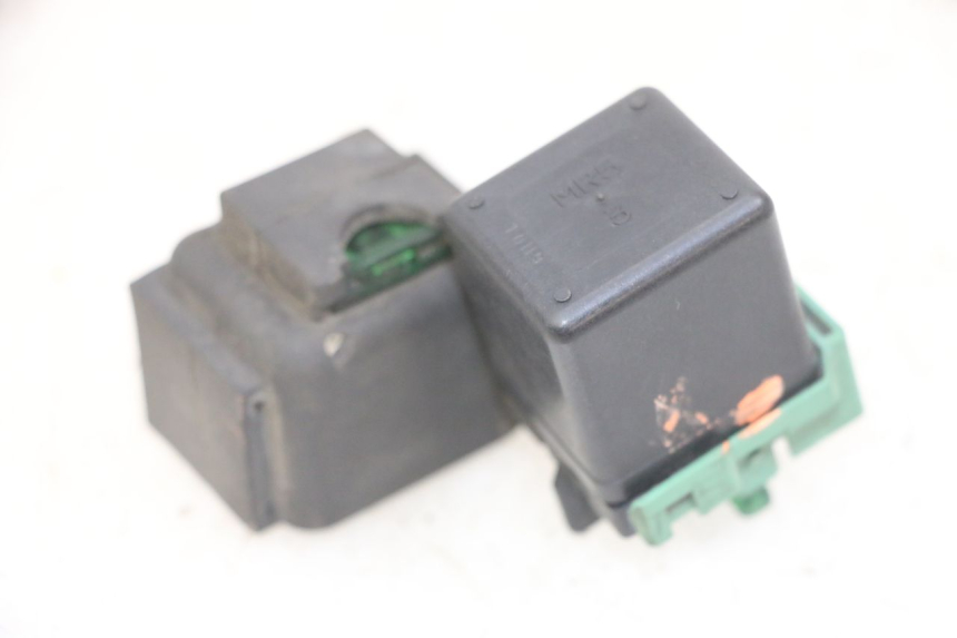 photo de RELAIS DEMARREUR HONDA CBF 500 (2004 - 2007) - Détail de la pièce