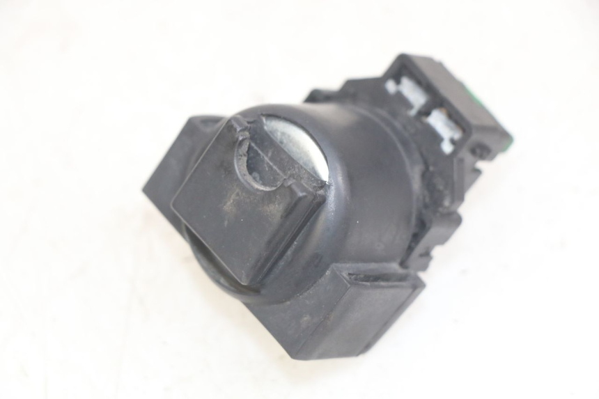 photo de RELAIS DEMARREUR HONDA CBR F SC25 1000 (1989 - 1992) - Détail de la pièce