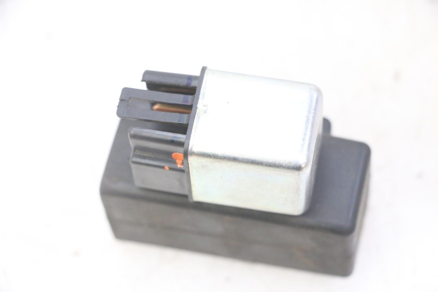 photo de RELAIS DEMARREUR HONDA CRF-F CRF F 110 (2019 - 2022) - Gros plan technique