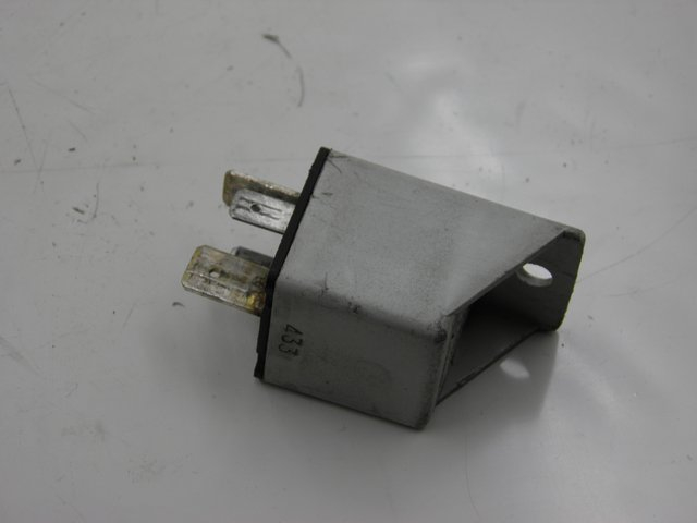 photo de RELAIS DEMARREUR DERBI GP MAX 250 (2006 - 2008) - Détail de la pièce