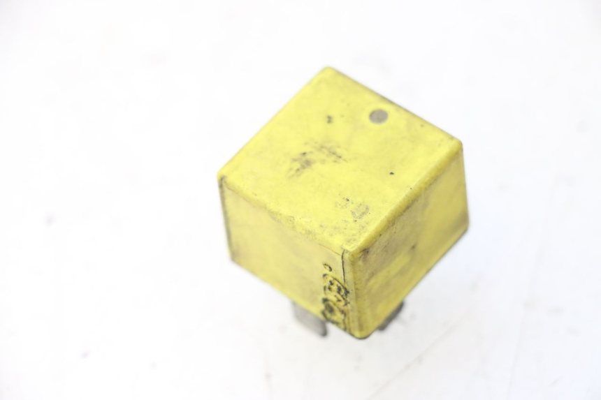 photo de RELAIS DEMARREUR PEUGEOT ELYSTAR 50 (2002 - 2014) - Zoom état d’usage