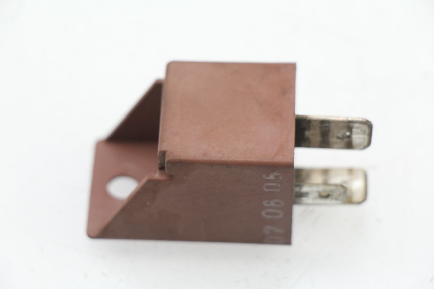 photo de RELAIS DEMARREUR PIAGGIO FLY 2T 50 (2004 - 2017) - Détail de la pièce