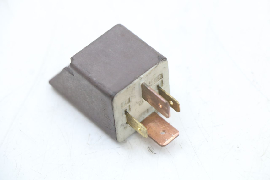 photo de RELAIS DEMARREUR PIAGGIO FLY 4T 50 (2004 - 2010) - Détail de la pièce