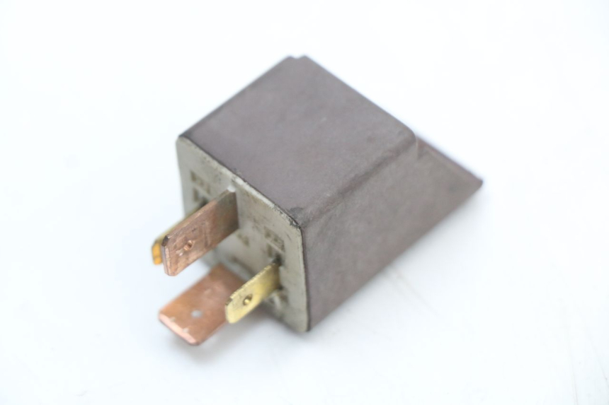 photo de RELAIS DEMARREUR PIAGGIO FLY 4T 50 (2004 - 2010) - Zoom état d’usage