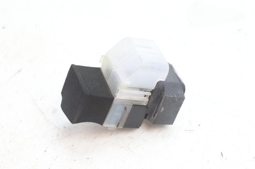 photo de RELAIS DEMARREUR YAMAHA FZ8 800 (2010 - 2016) - Zoom état d’usage