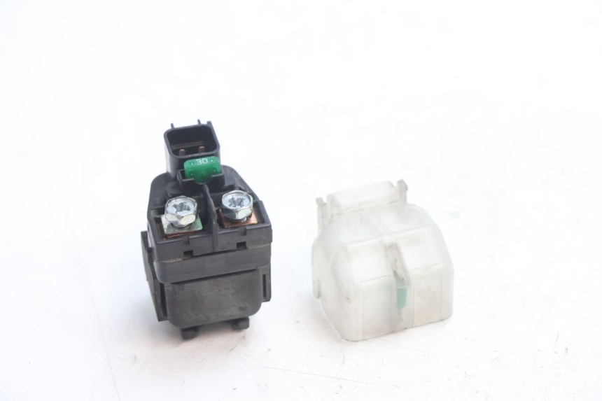 photo de RELAIS DEMARREUR SUZUKI GSR 600 (2005 - 2012) - Vue principale
