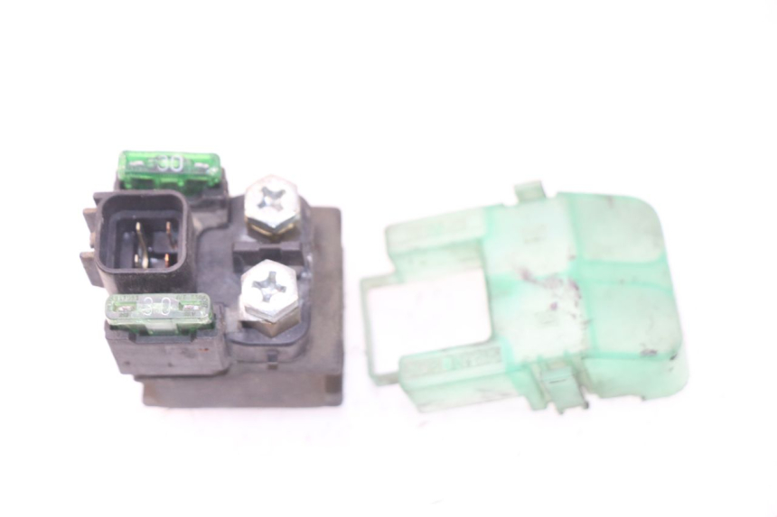photo de RELAIS DEMARREUR SUZUKI GSX-F GSXF 600 (1998 - 2004) - Gros plan technique