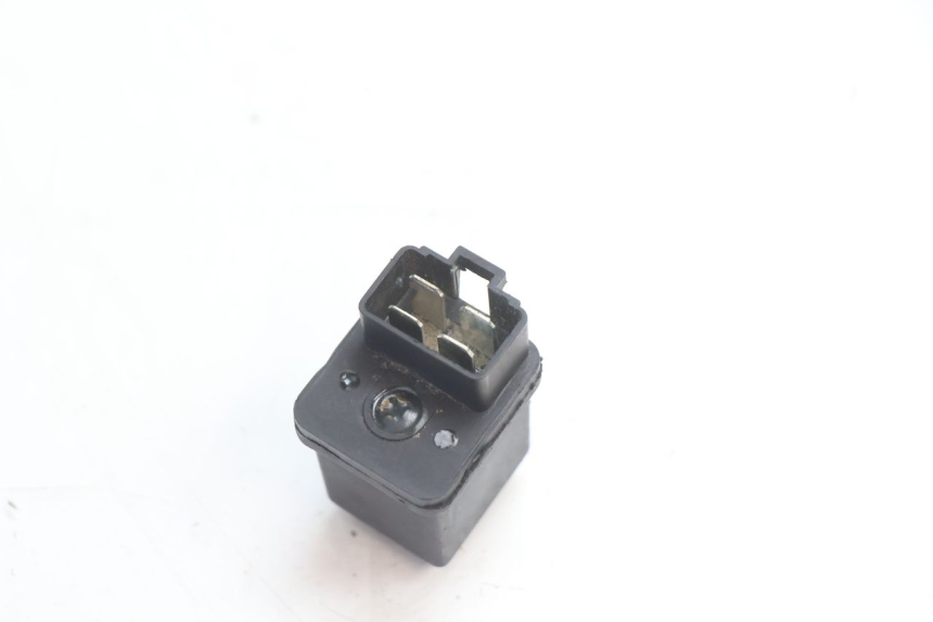 photo de RELAIS DEMARREUR PEUGEOT KISBEE 2T 50 (2010 - 2017) - Autre angle de vue