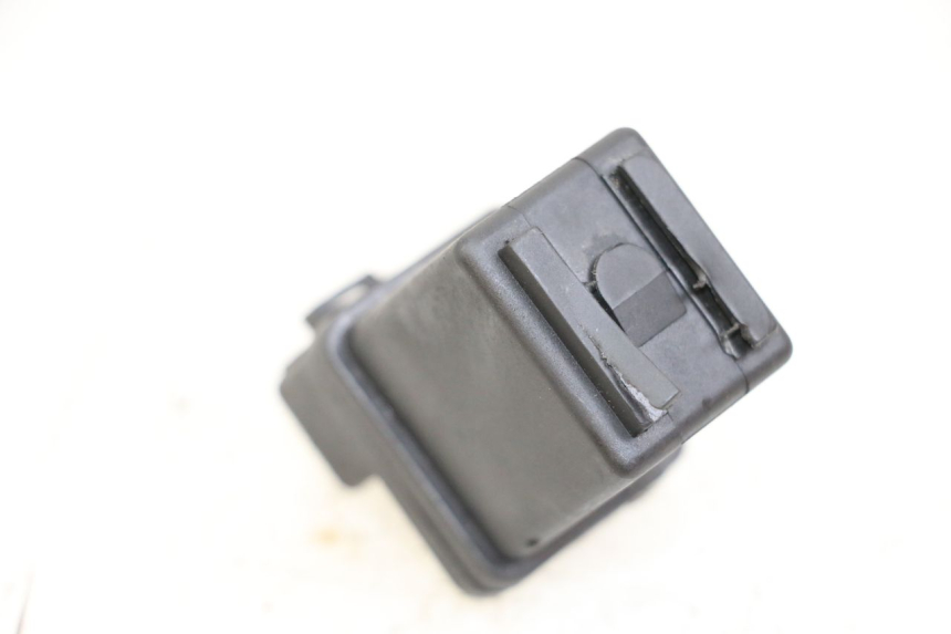 photo de RELAIS DEMARREUR PEUGEOT KISBEE 4T 50 (2018 - 2022) - Zoom état d’usage