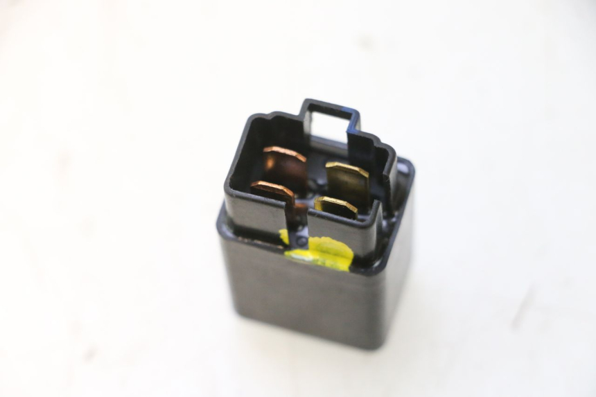 photo de RELAIS DEMARREUR PEUGEOT KISBEE 4T 50 (2023 - 2026) - Zoom état d’usage