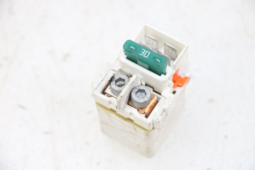 photo de RELAIS DEMARREUR PIAGGIO MP3 HPE 300 (2019 - 2026) - Gros plan technique