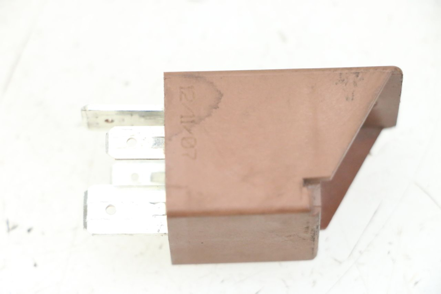 photo de RELAIS DEMARREUR PIAGGIO VESPA LX 150 (2005 - 2013) - Détail de la pièce