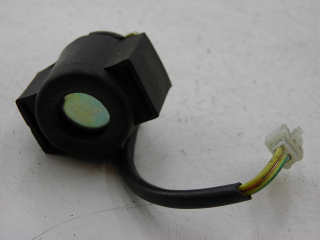 photo de RELAIS DEMARREUR QINGQI SPEEDY 50 (2005 - 2007) - Zoom état d’usage