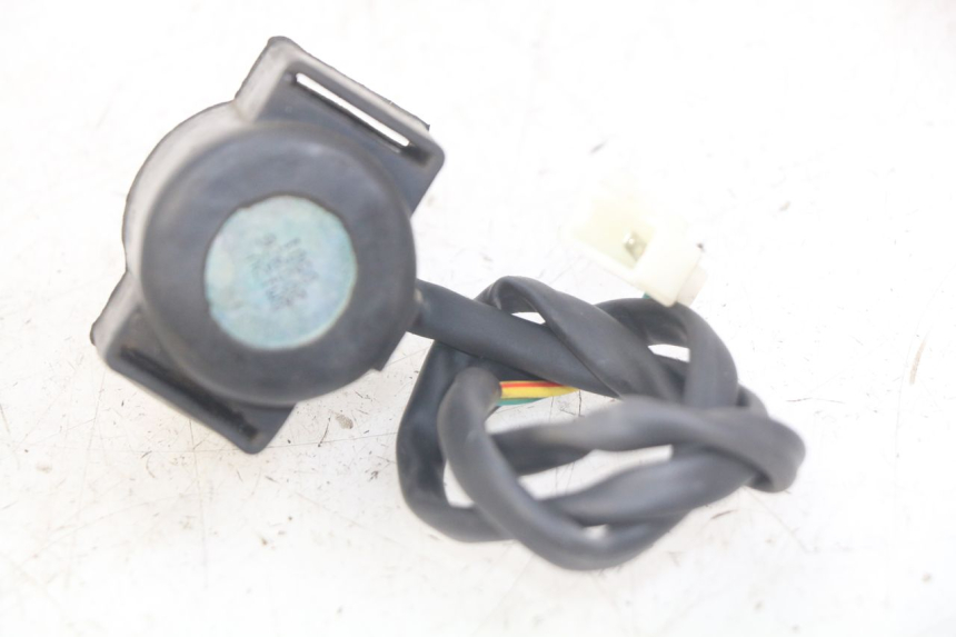 photo de RELAIS DEMARREUR JM MOTORS SANTANA 50 (2014 - 2023) - Zoom état d’usage