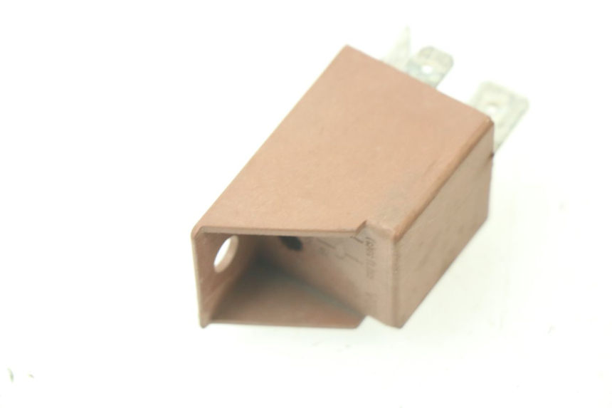 photo de RELAIS DEMARREUR PIAGGIO SKIPPER 125 (2000 - 2004) - Détail de la pièce