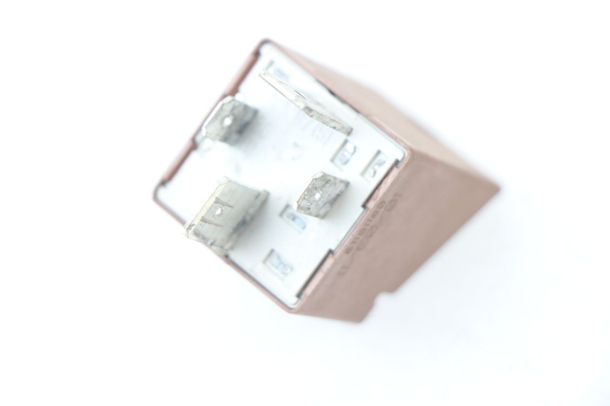 photo de RELAIS DEMARREUR PIAGGIO SKIPPER 125 (2000 - 2004) - Autre angle de vue