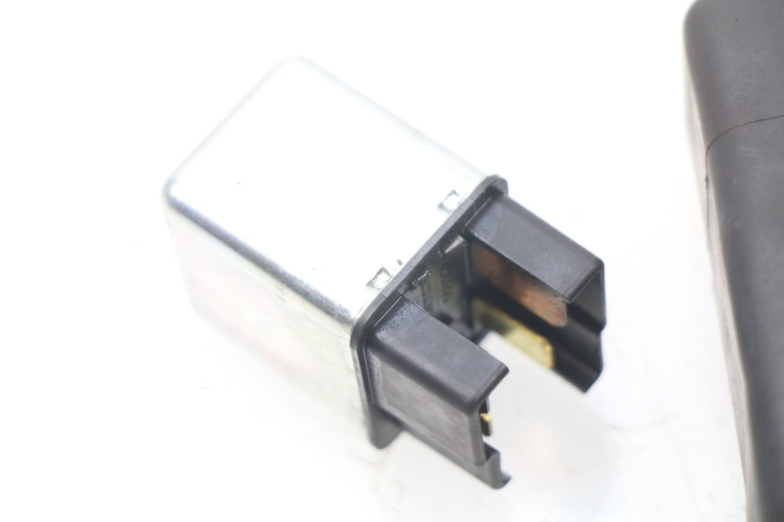 photo de RELAIS DEMARREUR YAMAHA SLIDER NAKED 50 (2004 - 2018) - Autre angle de vue