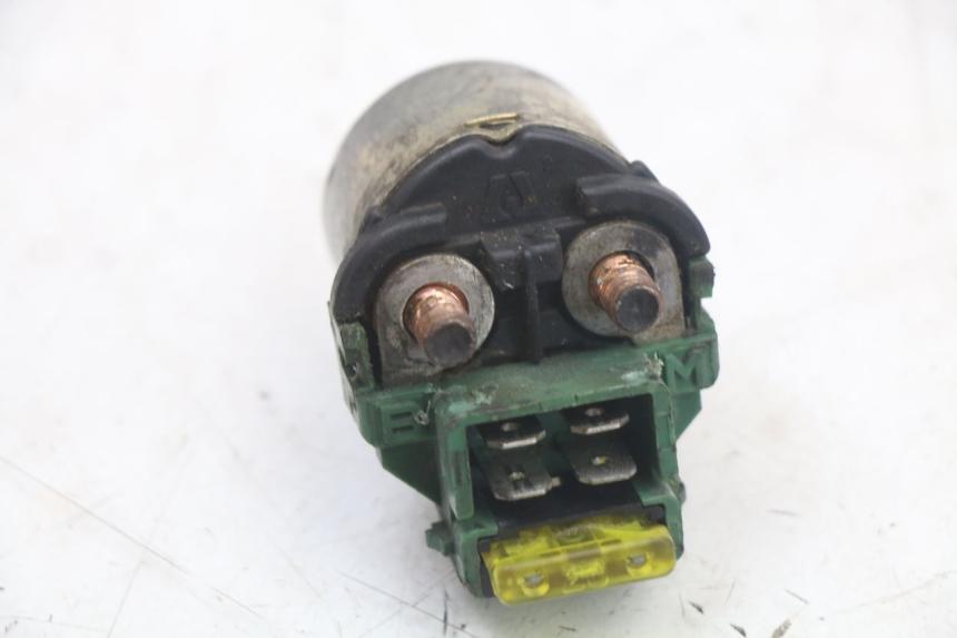 photo de RELAIS DEMARREUR SUZUKI GS F 500 (2004 - 2007) - Détail de la pièce