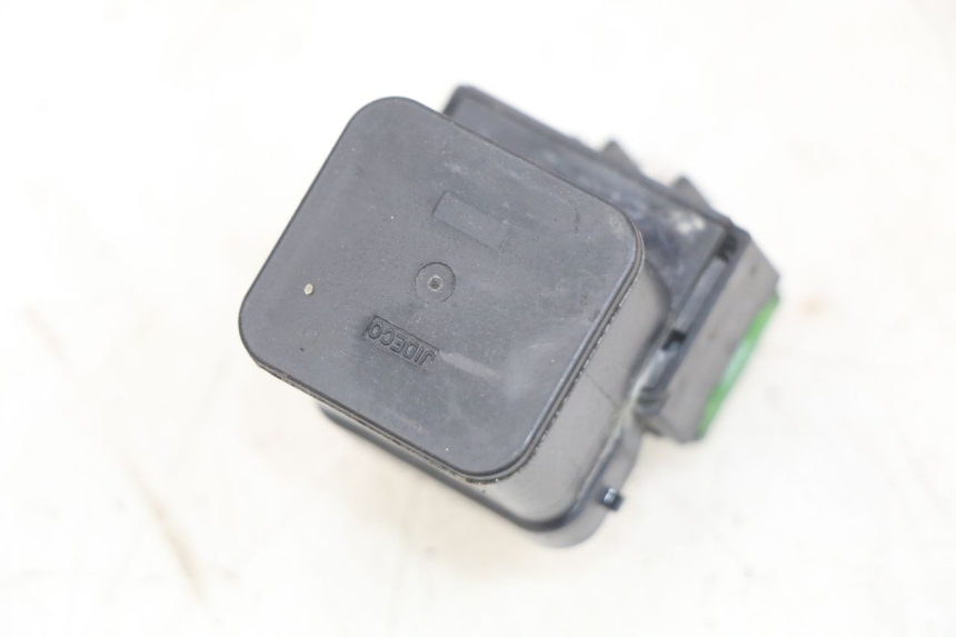 photo de RELAIS DEMARREUR SUZUKI SV N 650 (1999 - 2002) - Zoom état d’usage