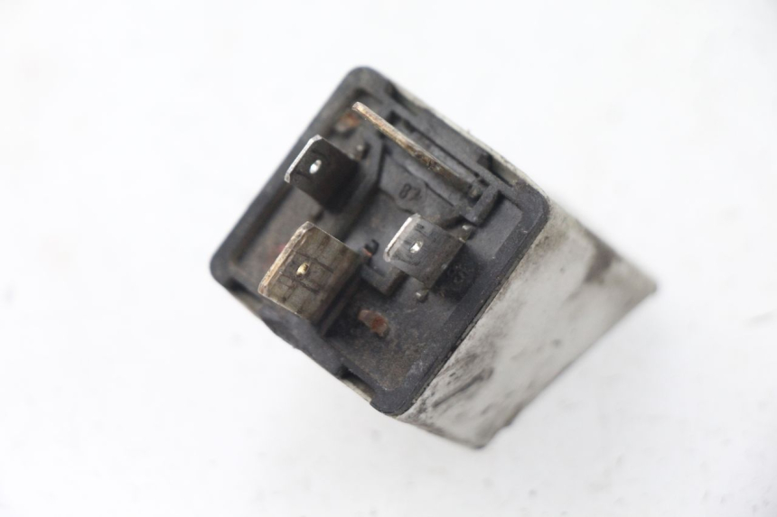 photo de RELAIS DEMARREUR PIAGGIO TYPHOON 50 (1993 - 1999) - Autre angle de vue