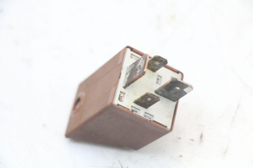 photo de RELAIS DEMARREUR PIAGGIO TYPHOON 50 (2000 - 2009) - Autre angle de vue