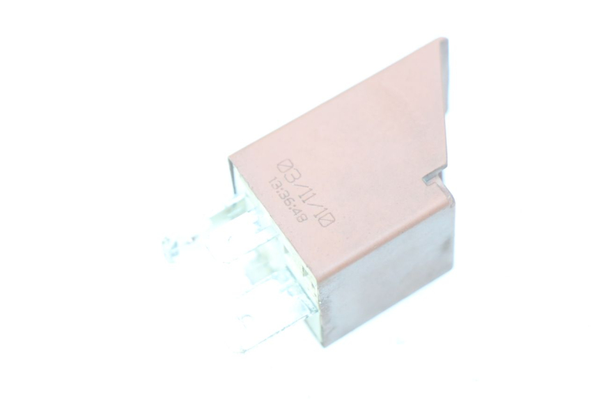 photo de RELAIS DEMARREUR PIAGGIO VESPA LX 2T 50 (2005 - 2013) - Détail de la pièce