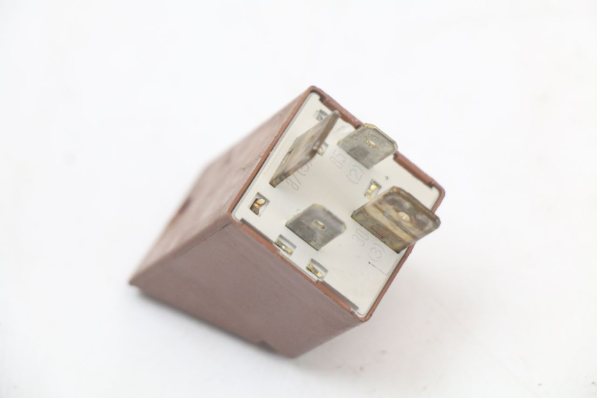 photo de RELAIS DEMARREUR PIAGGIO VESPA LX 125 (2005 - 2010) - Autre angle de vue