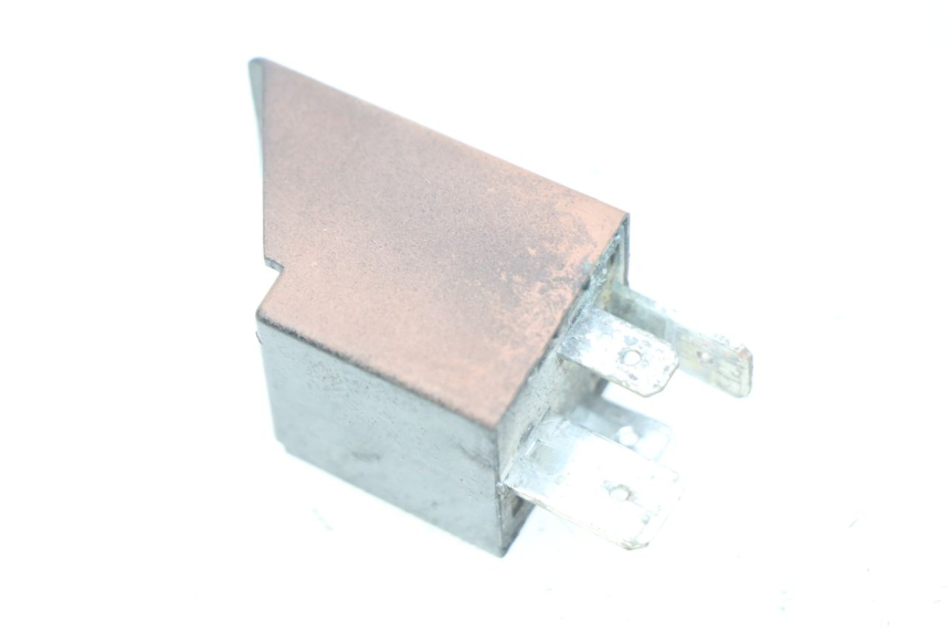 photo de RELAIS DEMARREUR PIAGGIO VESPA PRIMAVERA 2T 50 (2013 - 2018) - Autre angle de vue