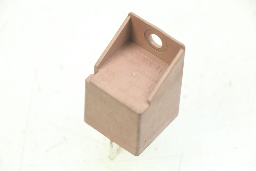 photo de RELAIS DEMARREUR PIAGGIO VESPA PRIMAVERA 2T 50 (2013 - 2018) - Vue principale