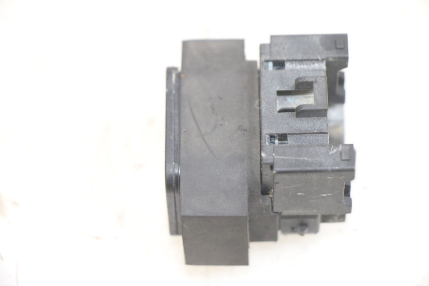 photo de RELAIS DEMARREUR YAMAHA X-MAX XMAX 250 (2006 - 2009) - Zoom état d’usage