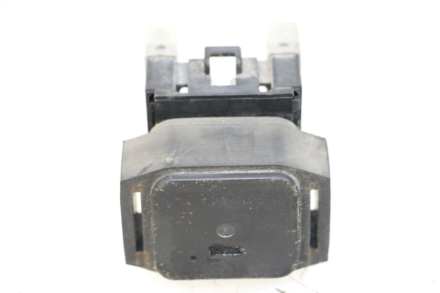photo de RELAIS DEMARREUR YAMAHA XMAX X-MAX 125 (2006 - 2009) - Autre angle de vue