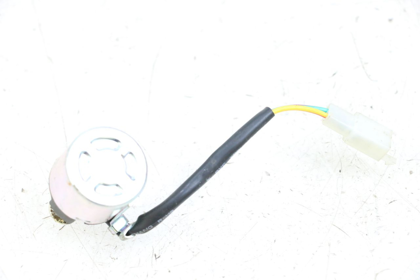 photo de RELAIS DEMARREUR SYM X-PRO 4T 50 (2014 - 2021) - Zoom état d’usage