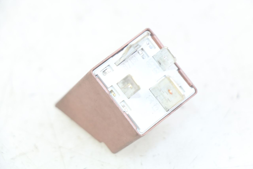 photo de RELAIS DEMARREUR PIAGGIO XEVO - X EVO 125 (2007 - 2017) - Zoom état d’usage