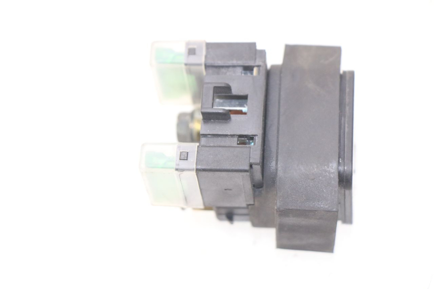 photo de RELAIS DEMARREUR YAMAHA XP T-MAX TMAX ABS 500 (2004 - 2007) - Gros plan technique