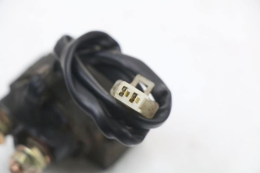 photo de RELAIS DEMARREUR HYOSUNG XRX 125 (2000 - 2008) - Gros plan technique