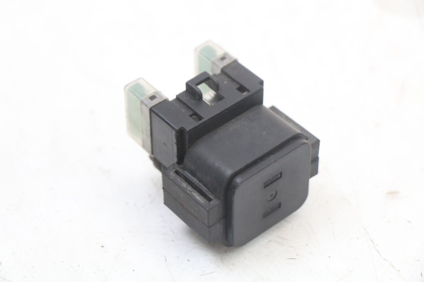 photo de RELAIS DEMARREUR YAMAHA XVS DRAG STAR DRAGSTAR 650 (1997 - 2007) - Gros plan technique