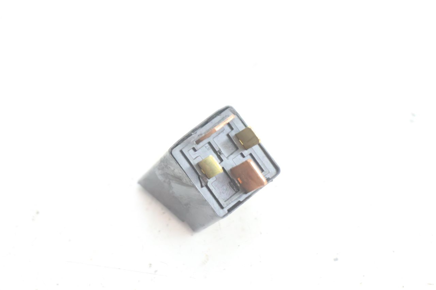 photo de RELAIS DEMARREUR PIAGGIO ZIP 4T 50 (2018 - 2020) - Autre angle de vue