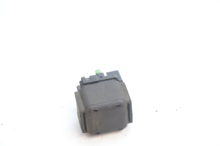 photo de RELAIS DEMARREUR KAWASAKI ZX-6R ZX6R 600 (1995 - 1997) - Gros plan technique