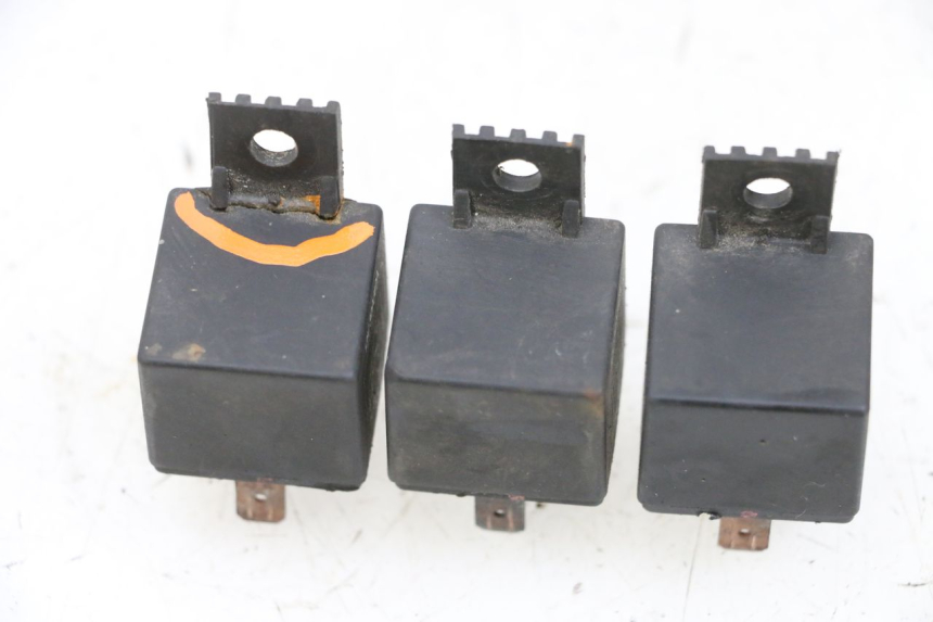 photo de RELAIS ELECTRIQUE ADIVA AD3 300 (2014 - 2020) - Gros plan technique