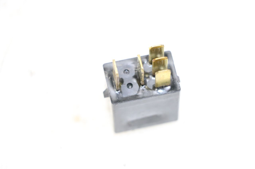 photo de RELAIS ELECTRIQUE SUZUKI ADDRESS 110 (2015 - 2020) - Gros plan technique