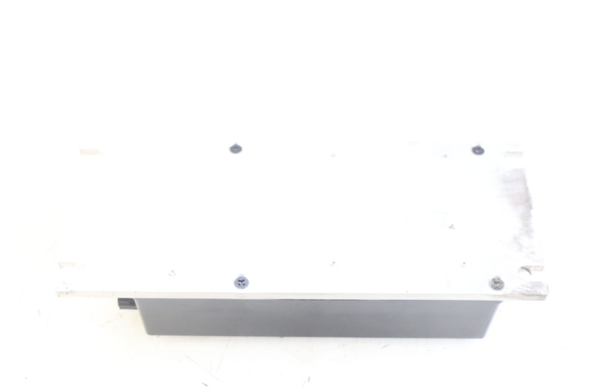 photo de RELAIS ELECTRIQUE ECCITY ARTELEC 670 1 (2013 - 2017) - Zoom état d’usage