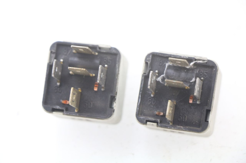 photo de RELAIS ELECTRIQUE PIAGGIO BEVERLY 125 (1998 - 2005) - Détail de la pièce