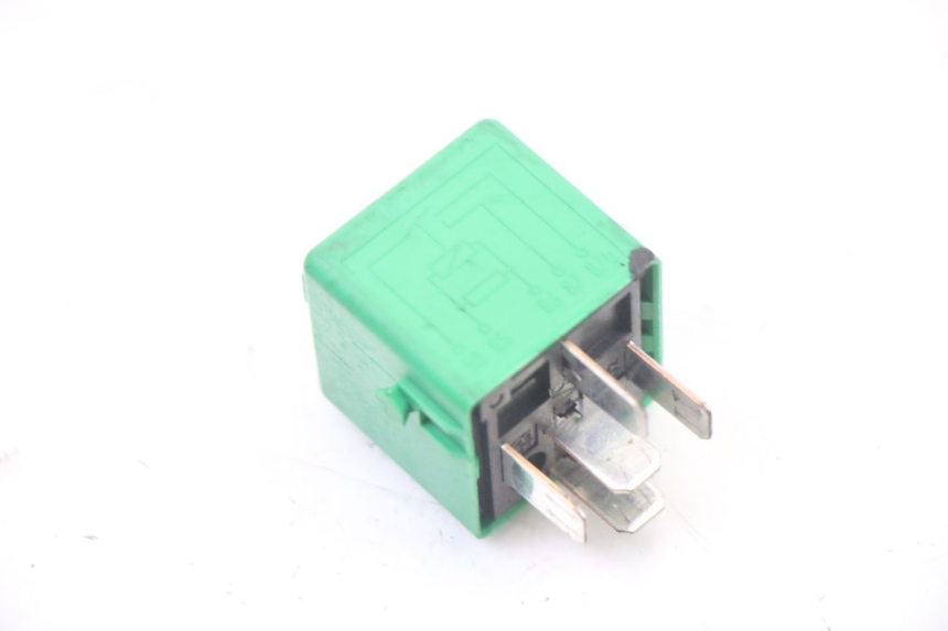 photo de RELAIS ELECTRIQUE BMW C1 125 (2000 - 2003) - Autre angle de vue