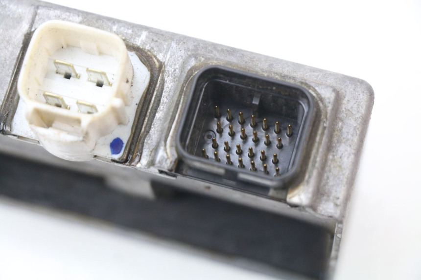 photo de RELAIS ELECTRIQUE SUZUKI BURGMAN 650 (2002 - 2004) - Autre angle de vue