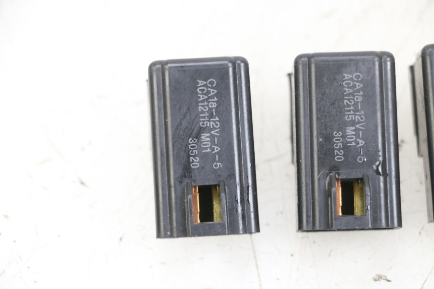 photo de RELAIS ELECTRIQUE SUZUKI BURGMAN 650 (2013 - 2020) - Autre angle de vue