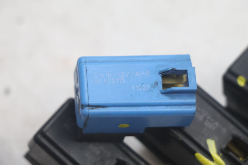 photo de RELAIS ELECTRIQUE SUZUKI BURGMAN EXECUTIVE ABS 650 (2006 - 2012) - Zoom état d’usage