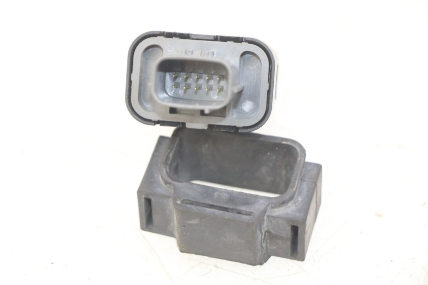 photo de RELAIS ELECTRIQUE HONDA CB R 1000 (2018 - 2023) - Autre angle de vue