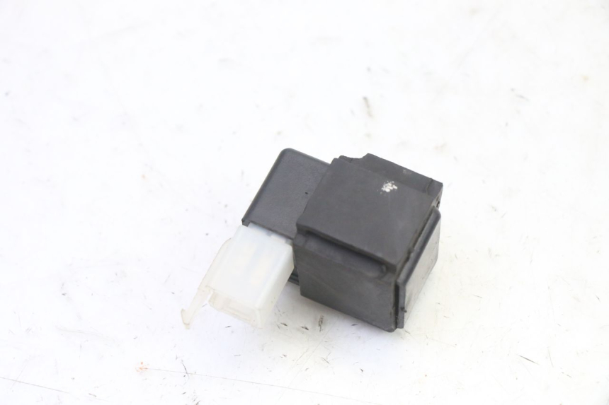 photo de RELAIS ELECTRIQUE HONDA CBR RR FIREBLADE 900 (1992 - 1994) - Détail de la pièce