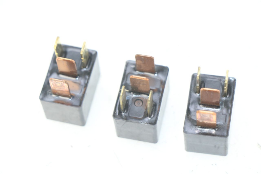 photo de RELAIS ELECTRIQUE HONDA CBRF CBR-F PC41 600 (2011 - 2013) - Zoom état d’usage
