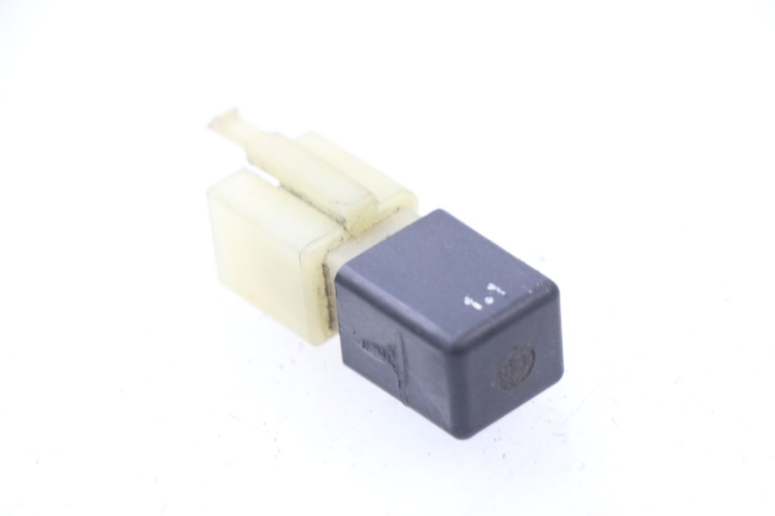 photo de RELAIS ELECTRIQUE KAWASAKI ER5 ER-5 500 (2001 - 2004) - Détail de la pièce